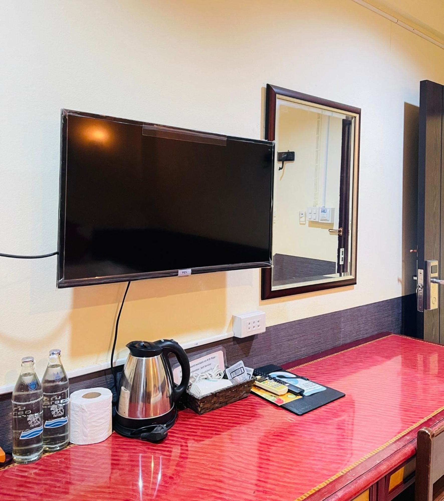 Baik Suite Bangkok Eksteriør bilde