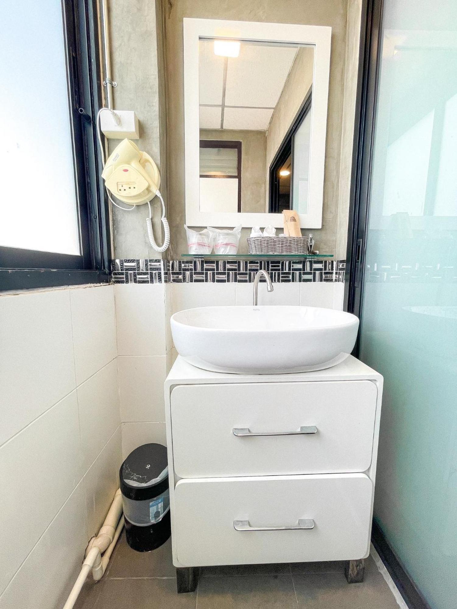 Baik Suite Bangkok Eksteriør bilde
