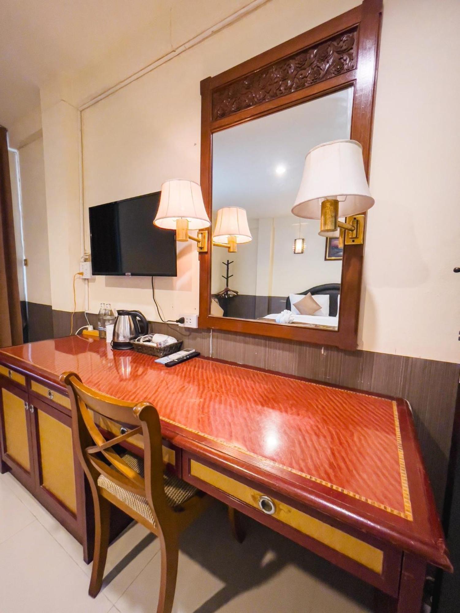 Baik Suite Bangkok Eksteriør bilde